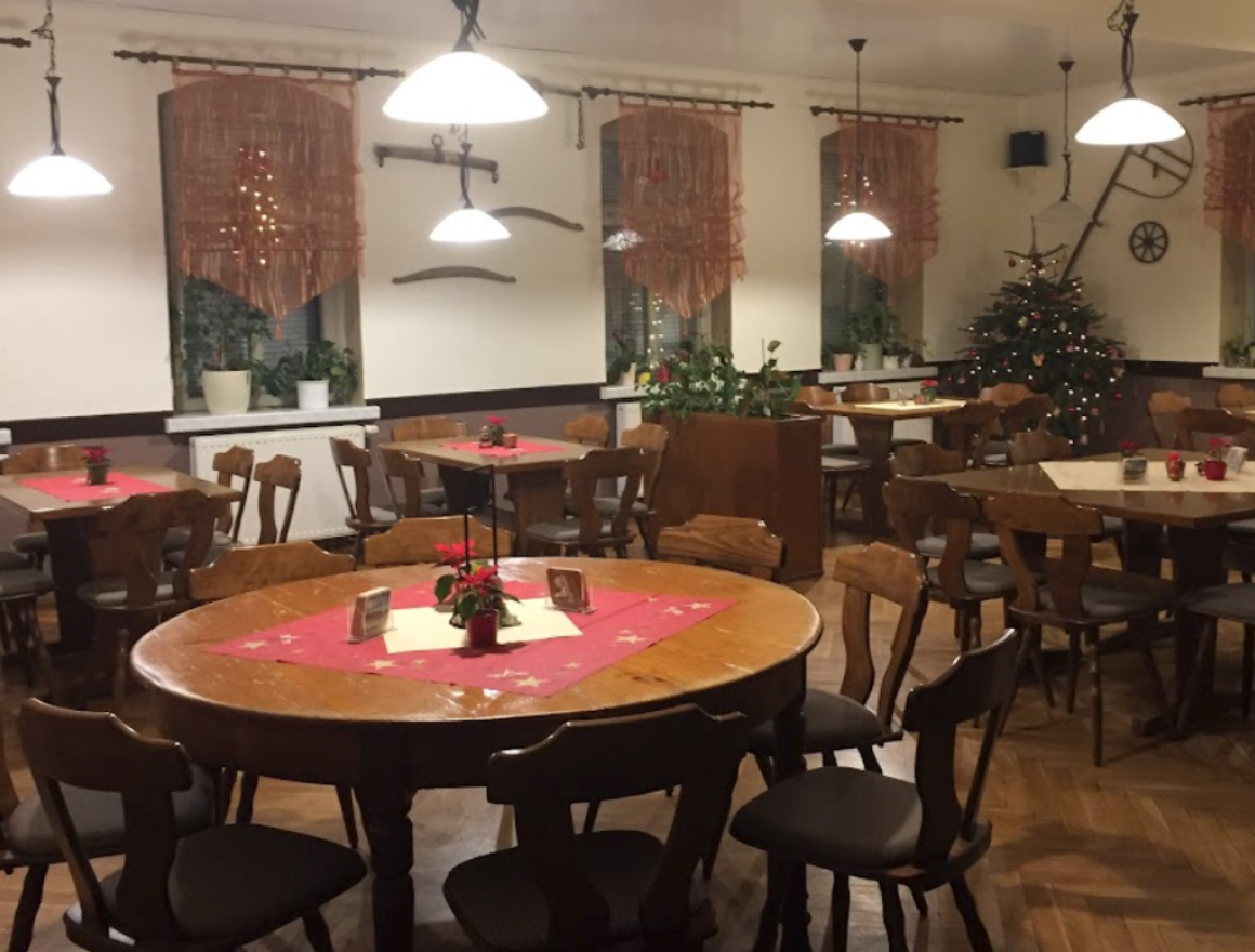 Zum.schwarzen.Hahn .Elxleben.innen .tische.deko